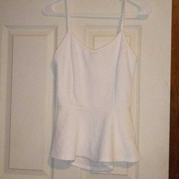 Neblina By Urban Episode. White Paplum top - Picture 1 of 3